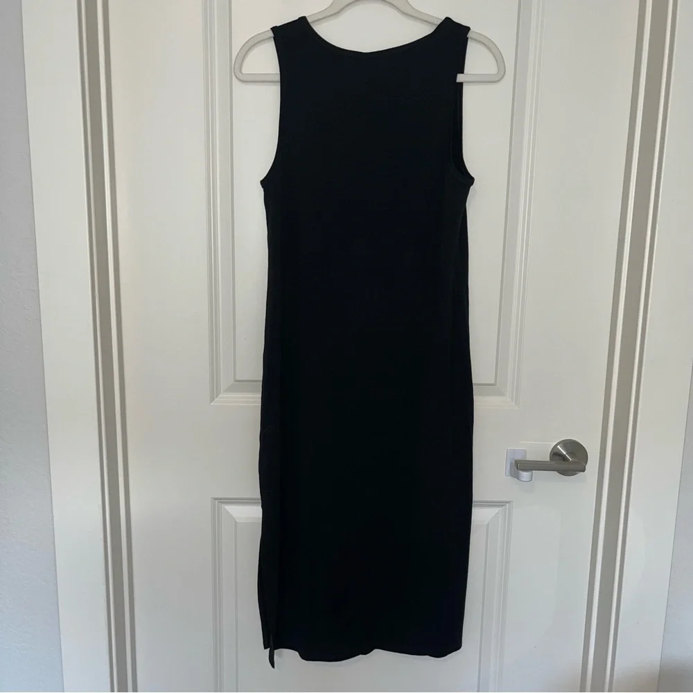 Sleeveless Black Midi Dress - Picture 6 of 6